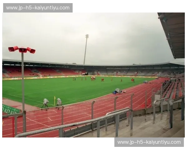 开云体育球场巡礼：从光影到草坪的沉浸式场馆之旅